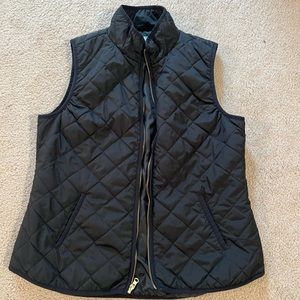 Black quilted Old Navy vest